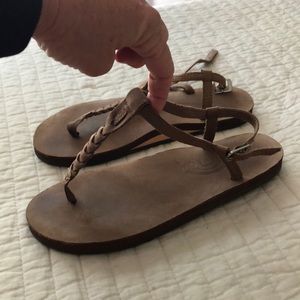 Rainbow sandals tan size 7